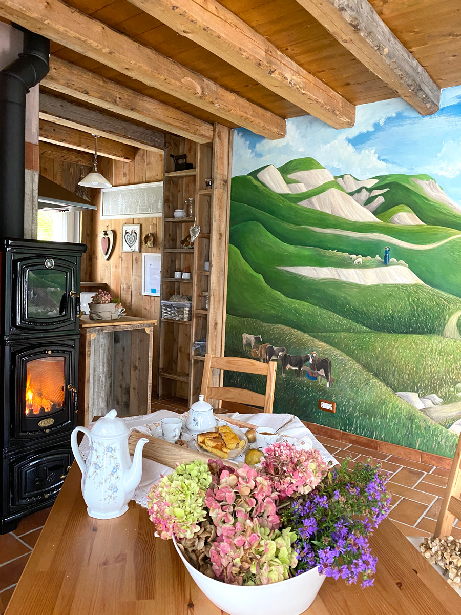 Chalet-Casetta-dipinta_salotto